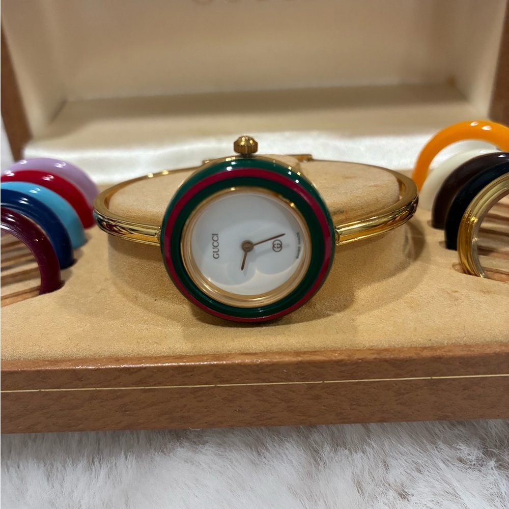 Gucci Women's Gold and Green Watch Vintage Bezel